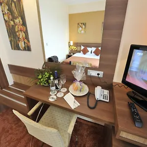 Hotel Rin, Boekarest
