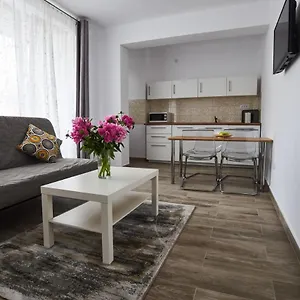 Appartement At, Boekarest