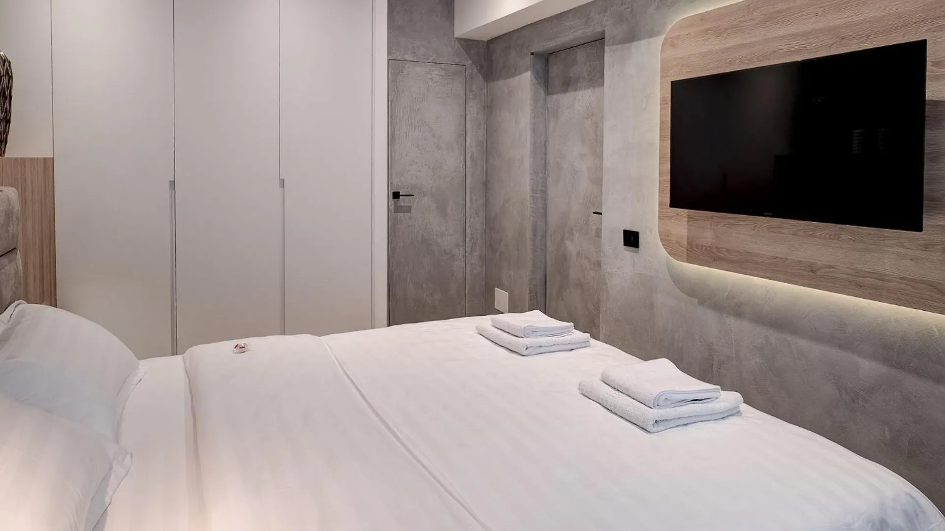 Chanttal Luxury - Boutique Boekarest 0*,  Roemenië